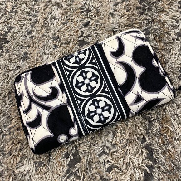 Vera Bradley Handbags - Vera Bradley wallet